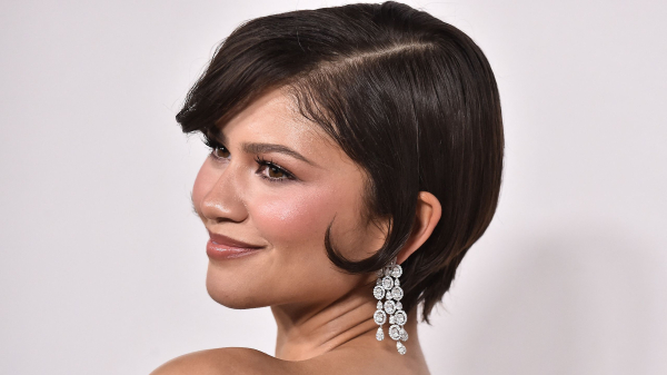 Zendaya’s “Something Blue” Hair and Makeup Has Me Under Its Spell—See the Photos